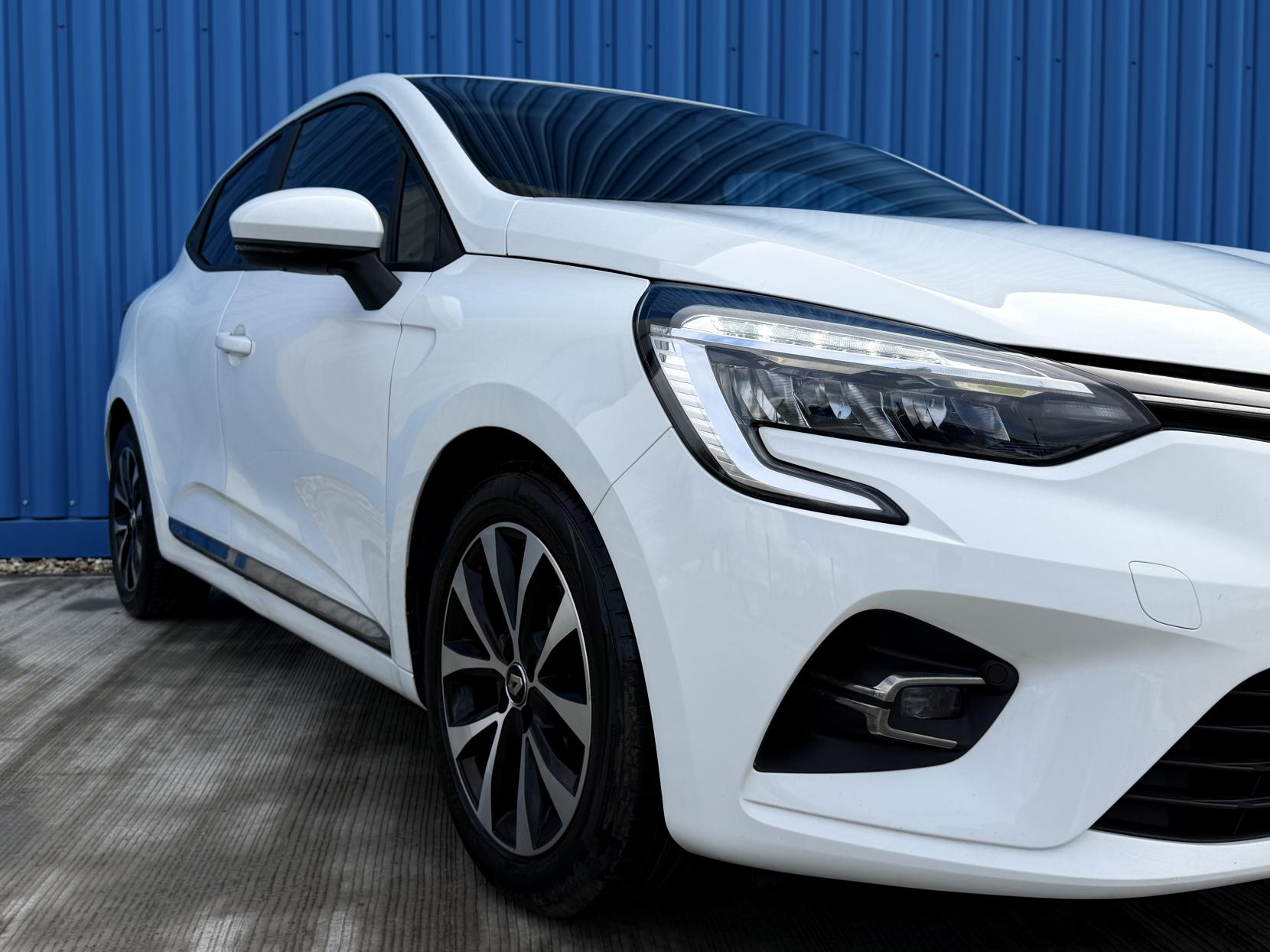 Renault Clio 1.0 TCe Iconic Hatchback 5dr Petrol Manual Euro 6 (s/s) (100 ps)