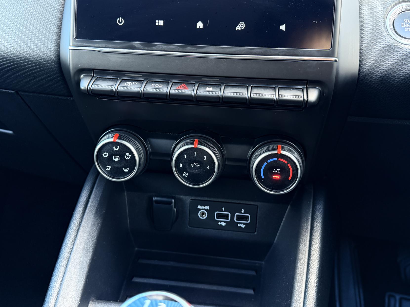 Renault Clio 1.0 TCe Iconic Hatchback 5dr Petrol Manual Euro 6 (s/s) (100 ps)