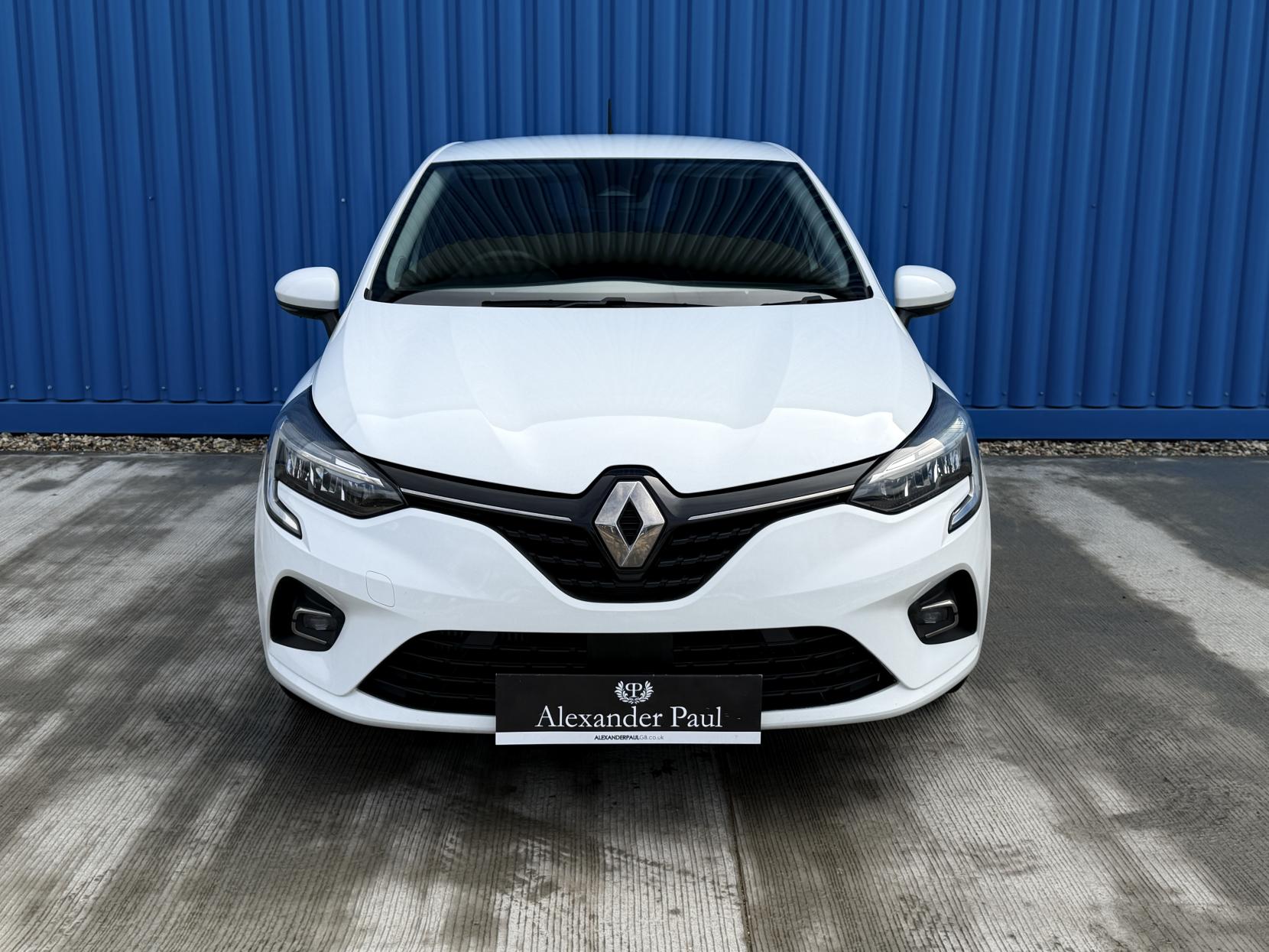 Renault Clio 1.0 TCe Iconic Hatchback 5dr Petrol Manual Euro 6 (s/s) (100 ps)