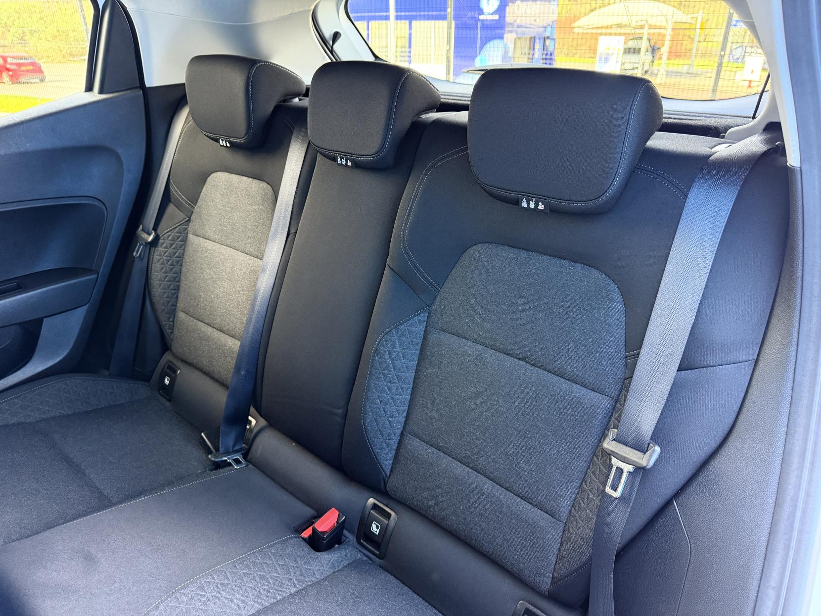 Renault Clio 1.0 TCe Iconic Hatchback 5dr Petrol Manual Euro 6 (s/s) (100 ps)