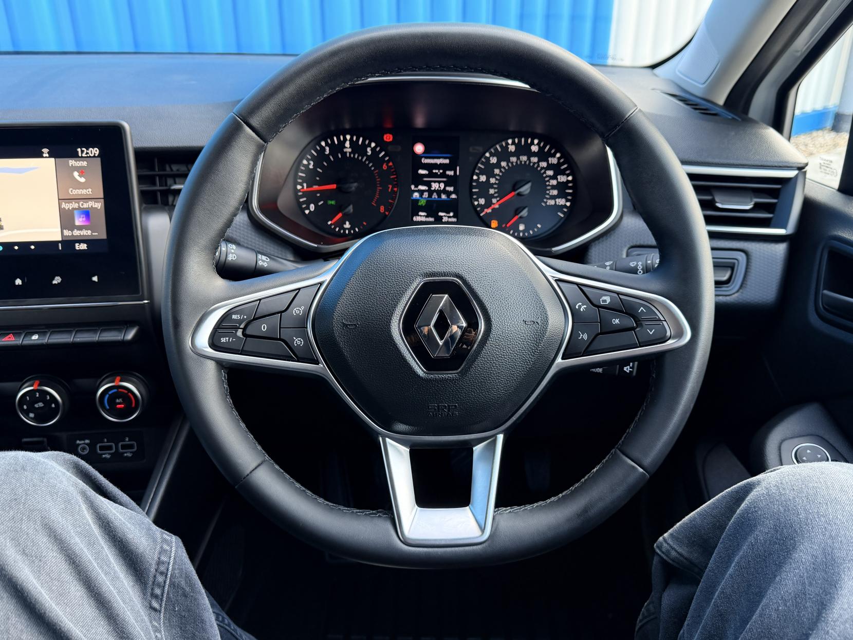 Renault Clio 1.0 TCe Iconic Hatchback 5dr Petrol Manual Euro 6 (s/s) (100 ps)