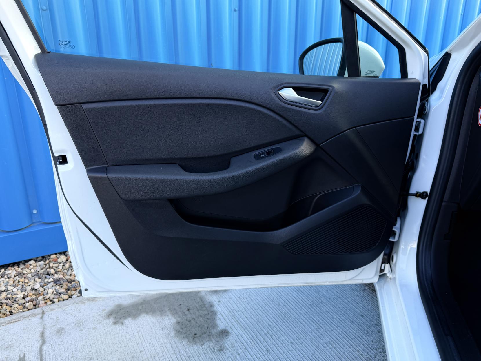 Renault Clio 1.0 TCe Iconic Hatchback 5dr Petrol Manual Euro 6 (s/s) (100 ps)