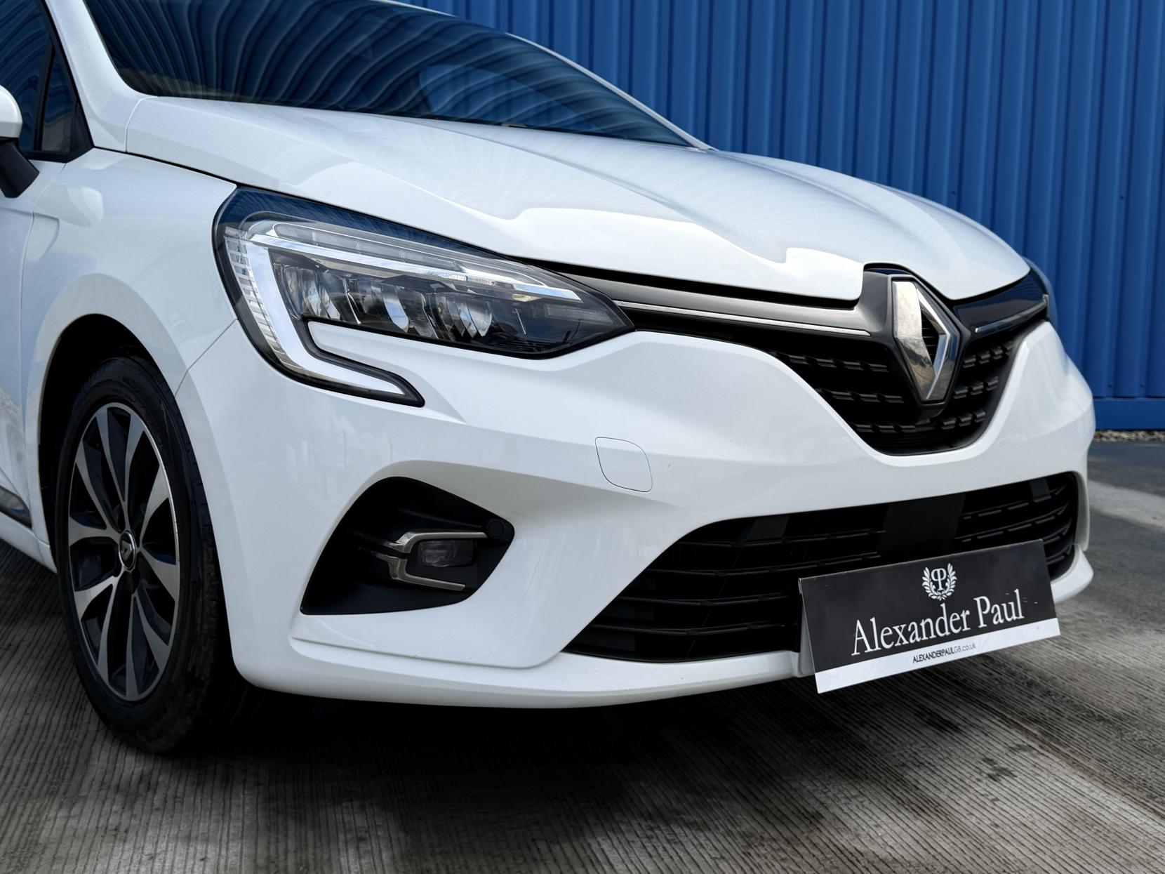 Renault Clio 1.0 TCe Iconic Hatchback 5dr Petrol Manual Euro 6 (s/s) (100 ps)