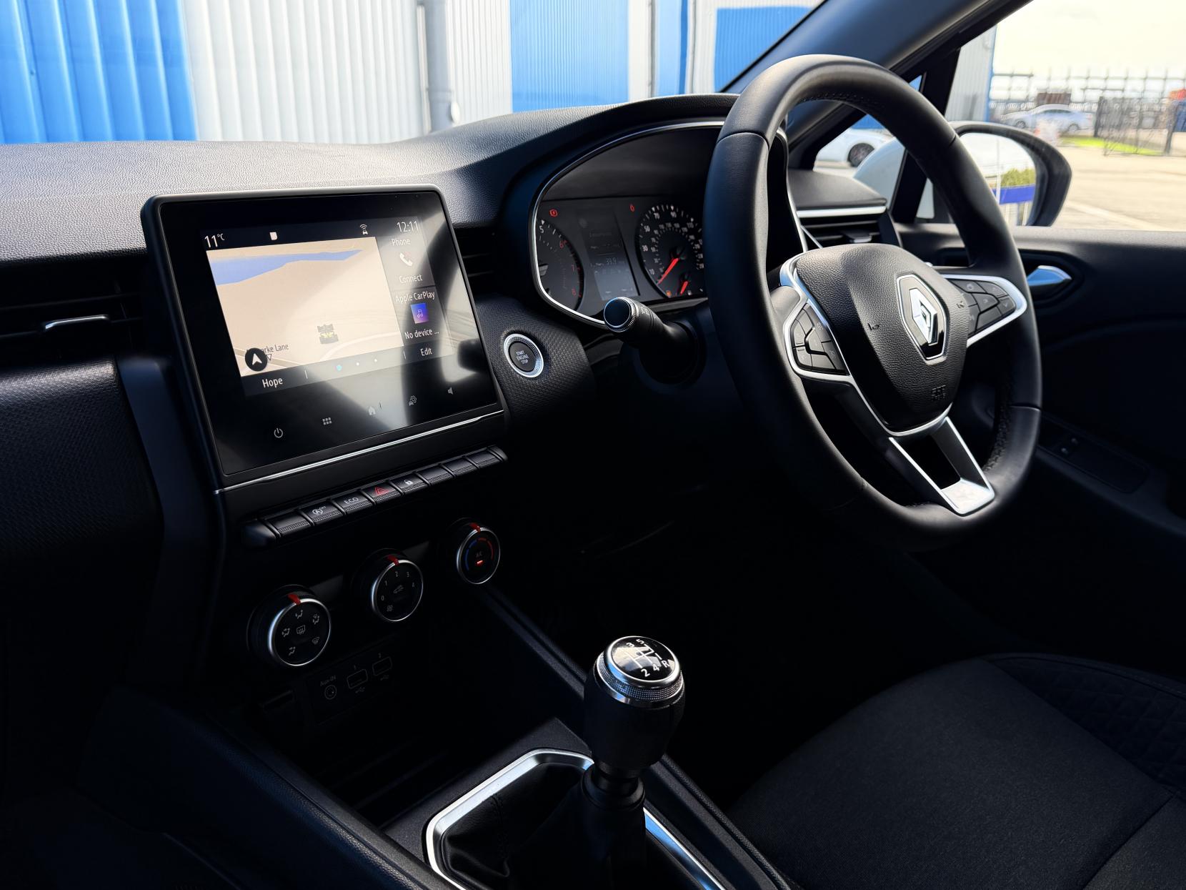 Renault Clio 1.0 TCe Iconic Hatchback 5dr Petrol Manual Euro 6 (s/s) (100 ps)