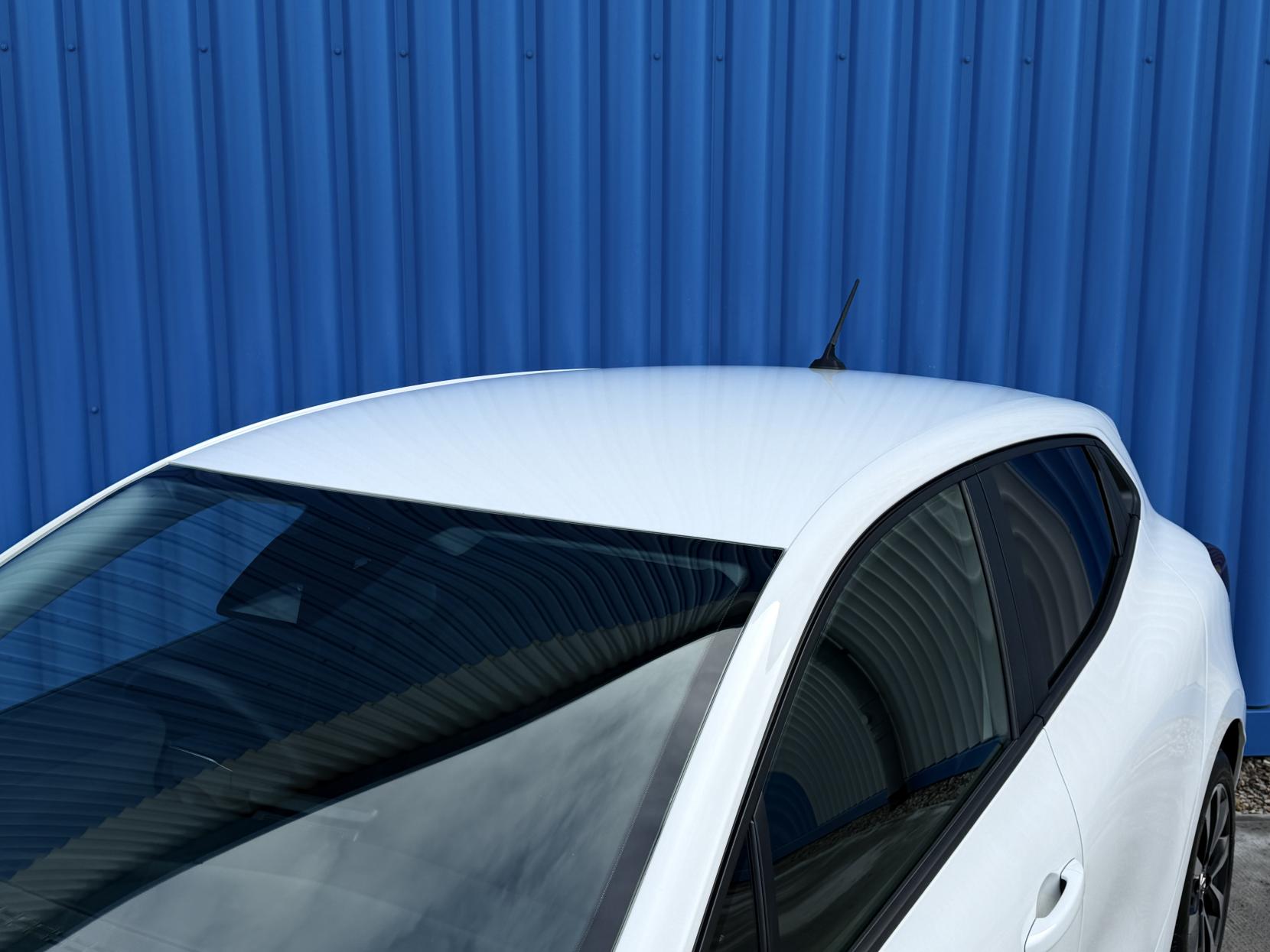 Renault Clio 1.0 TCe Iconic Hatchback 5dr Petrol Manual Euro 6 (s/s) (100 ps)