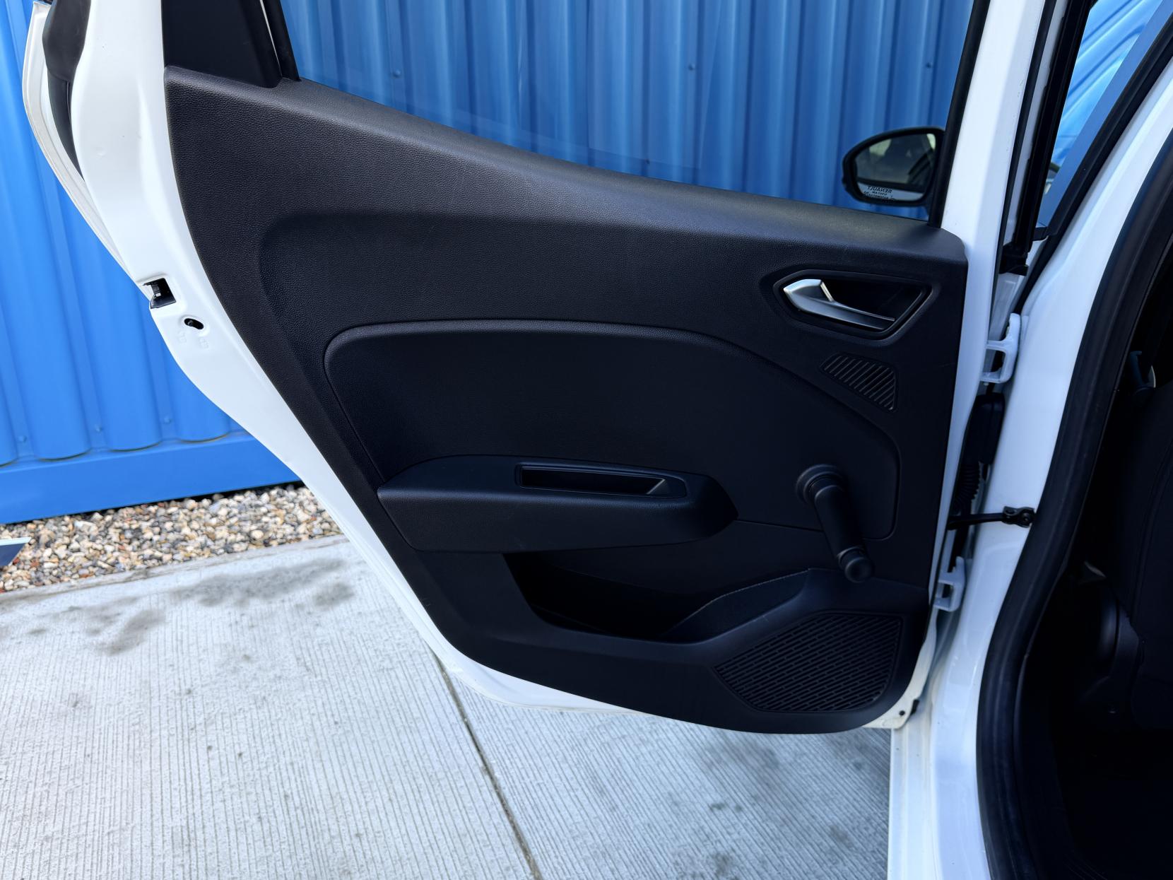 Renault Clio 1.0 TCe Iconic Hatchback 5dr Petrol Manual Euro 6 (s/s) (100 ps)