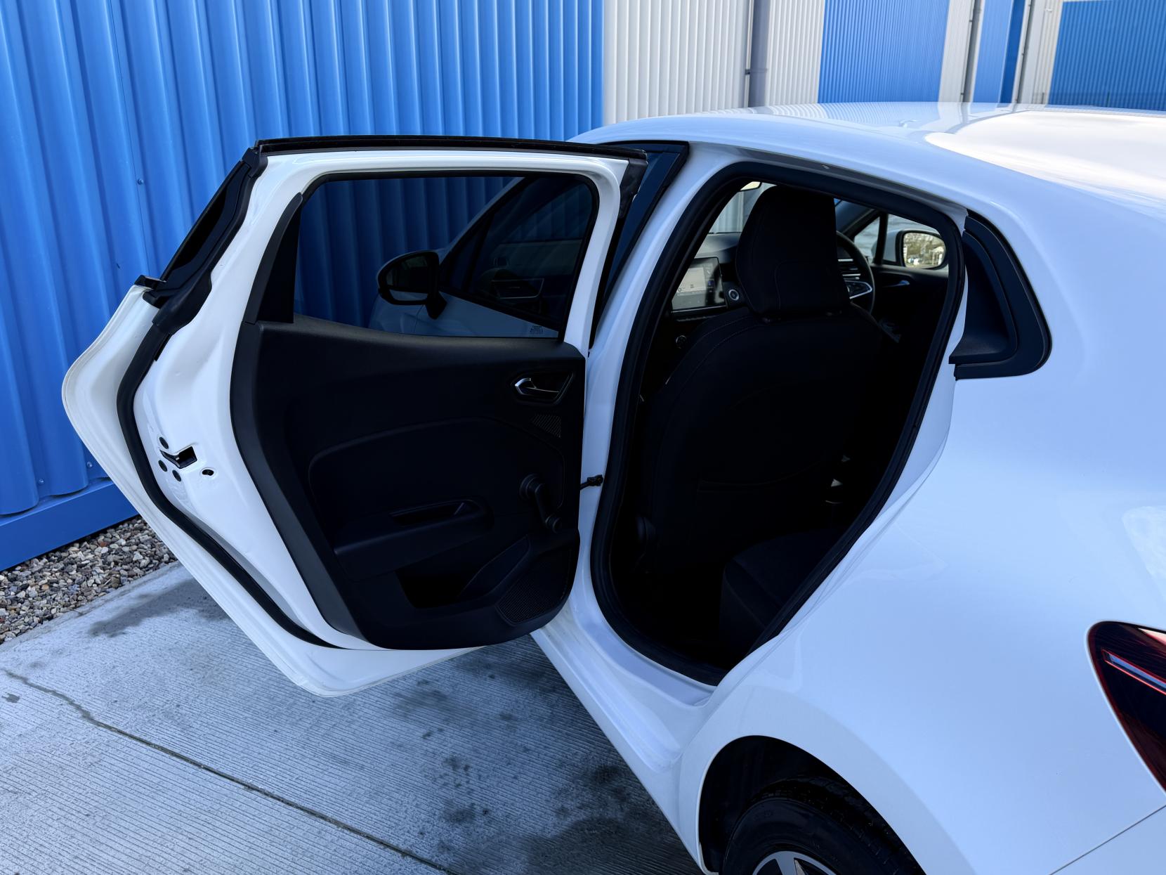 Renault Clio 1.0 TCe Iconic Hatchback 5dr Petrol Manual Euro 6 (s/s) (100 ps)