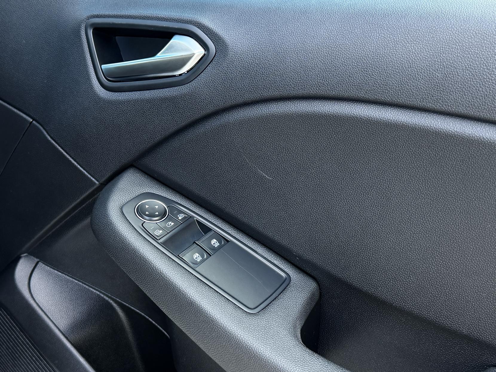 Renault Clio 1.0 TCe Iconic Hatchback 5dr Petrol Manual Euro 6 (s/s) (100 ps)