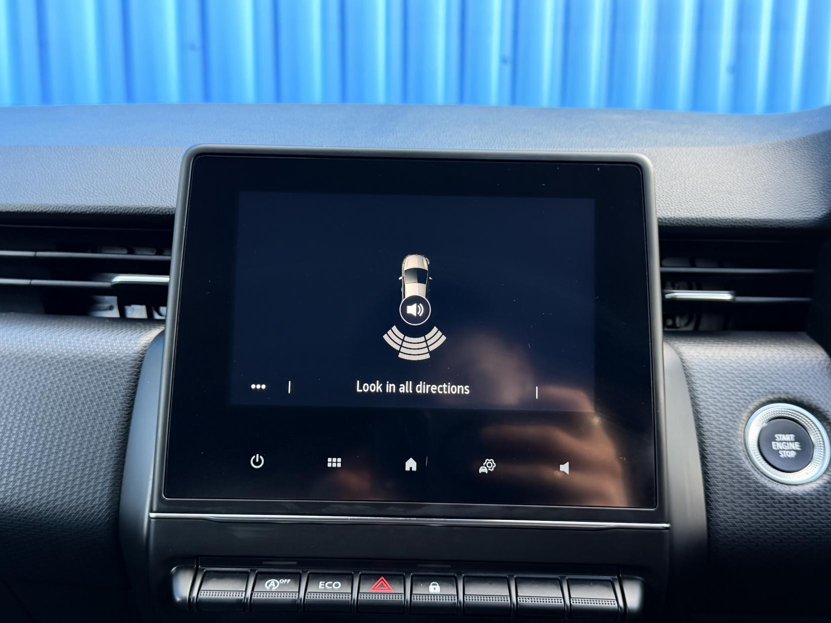 Renault Clio 1.0 TCe Iconic Hatchback 5dr Petrol Manual Euro 6 (s/s) (100 ps)