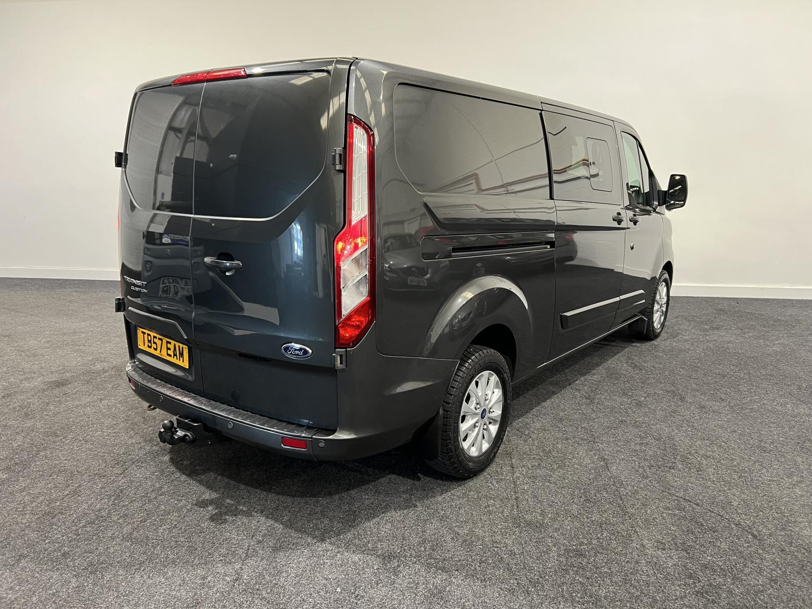 Ford Transit Custom 2.0 320 EcoBlue Limited Crew Van Double Cab 5dr Diesel Manual L2 H1 Euro 6 (6 Seat) (130 ps)