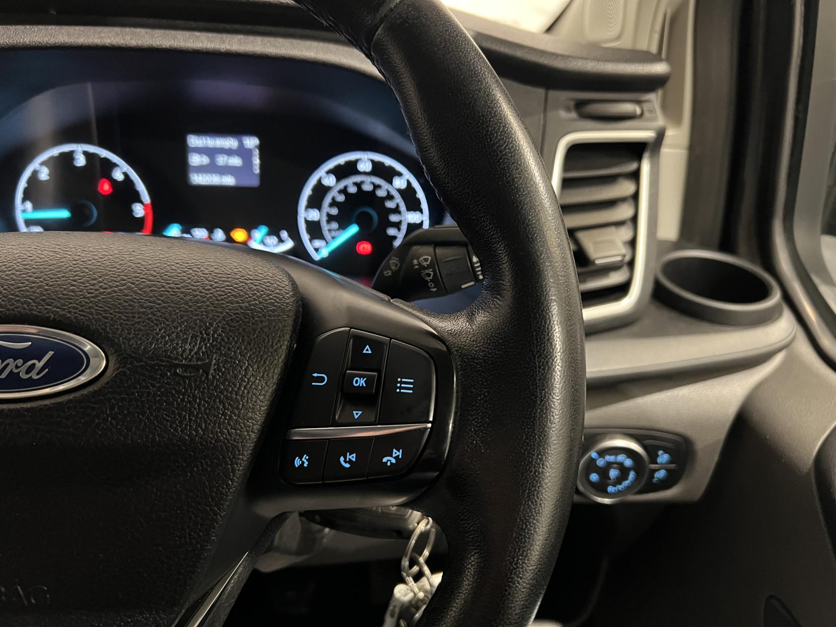 Ford Transit Custom 2.0 320 EcoBlue Limited Crew Van Double Cab 5dr Diesel Manual L2 H1 Euro 6 (6 Seat) (130 ps)