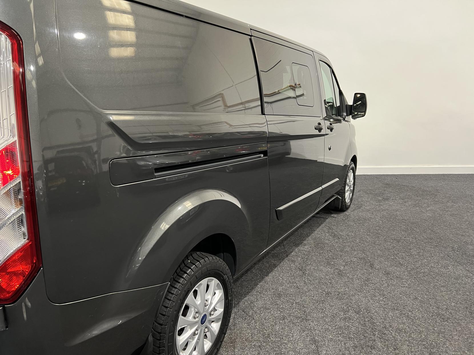 Ford Transit Custom 2.0 320 EcoBlue Limited Crew Van Double Cab 5dr Diesel Manual L2 H1 Euro 6 (6 Seat) (130 ps)