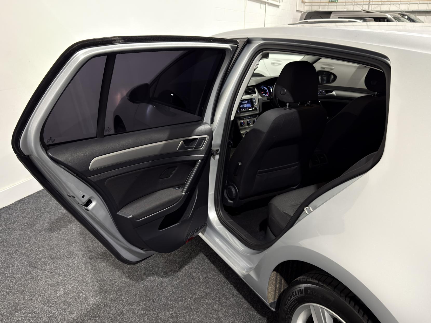 Volkswagen Golf 1.6 TDI BlueMotion Tech Match Hatchback 5dr Diesel Manual Euro 5 (s/s) (105 ps)