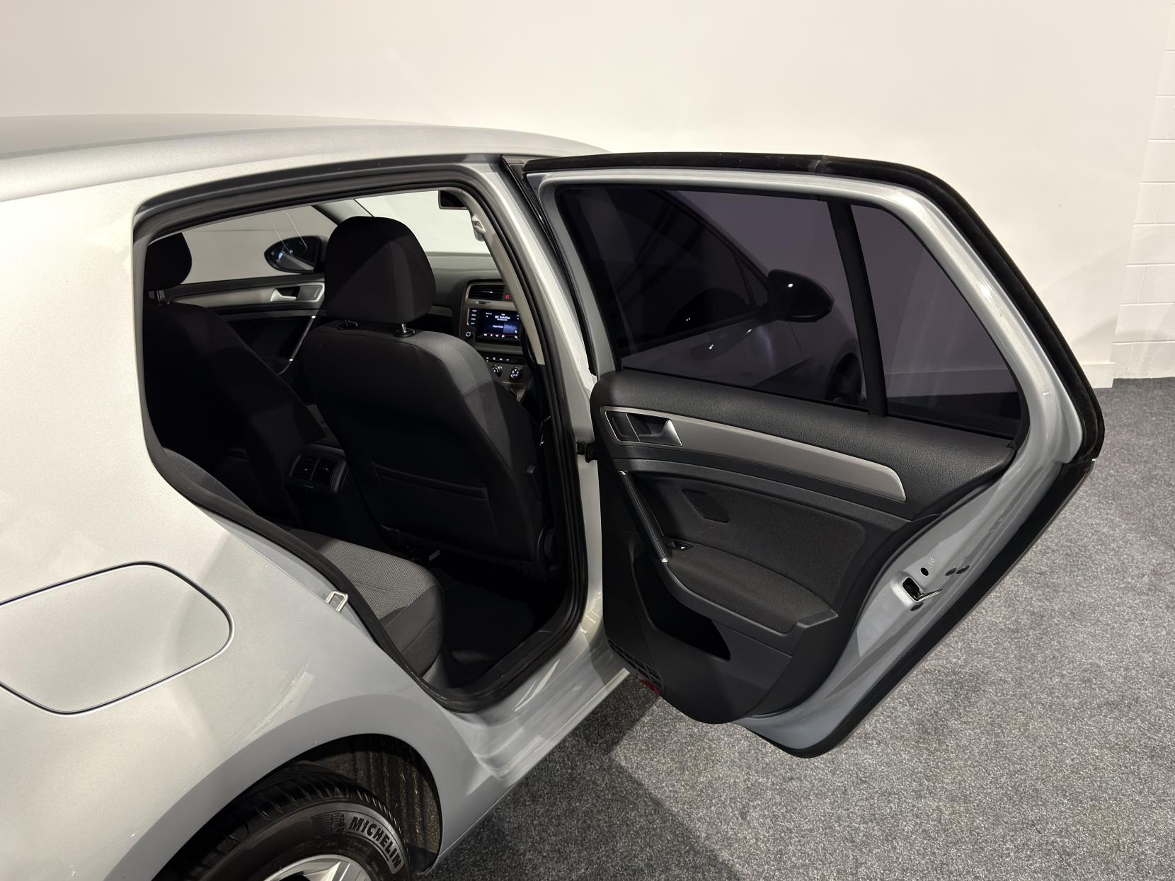 Volkswagen Golf 1.6 TDI BlueMotion Tech Match Hatchback 5dr Diesel Manual Euro 5 (s/s) (105 ps)