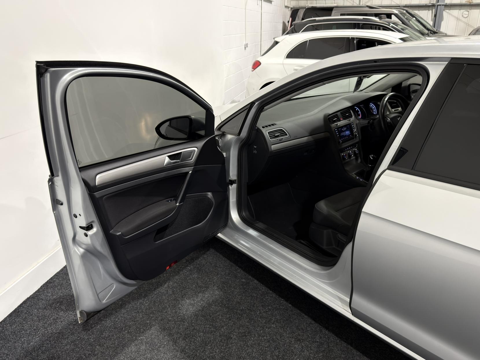 Volkswagen Golf 1.6 TDI BlueMotion Tech Match Hatchback 5dr Diesel Manual Euro 5 (s/s) (105 ps)