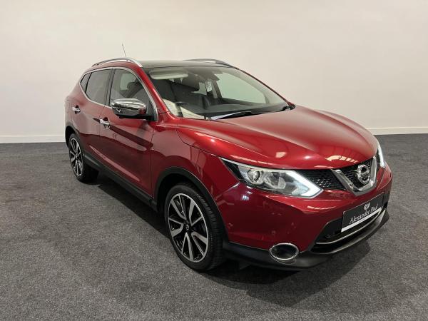 Nissan Qashqai 1.6 dCi Tekna SUV 5dr Diesel Manual 2WD Euro 6 (s/s) (130 ps)