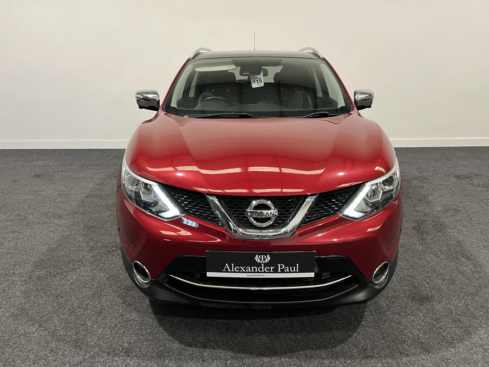 Nissan Qashqai 1.6 dCi Tekna SUV 5dr Diesel Manual 2WD Euro 6 (s/s) (130 ps)