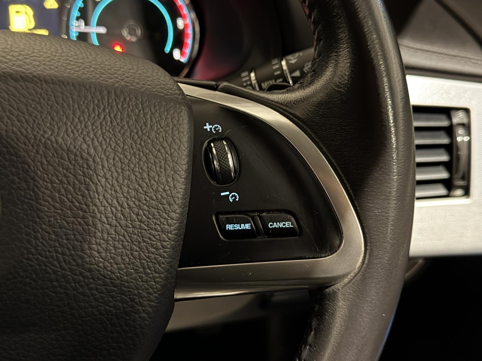 Jaguar XF 3.0d V6 Premium Luxury Saloon 4dr Diesel Auto Euro 5 (s/s) (240 ps)