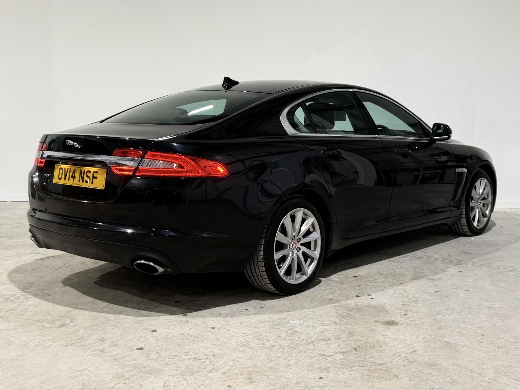 Jaguar XF 3.0d V6 Premium Luxury Saloon 4dr Diesel Auto Euro 5 (s/s) (240 ps)