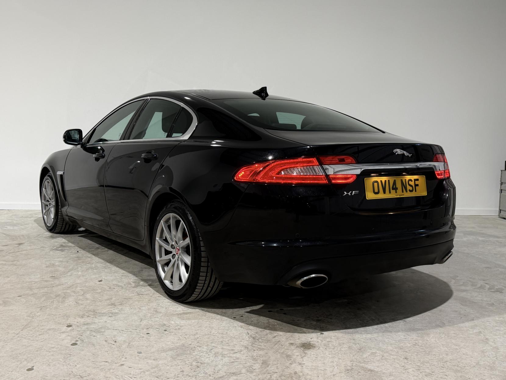 Jaguar XF 3.0d V6 Premium Luxury Saloon 4dr Diesel Auto Euro 5 (s/s) (240 ps)