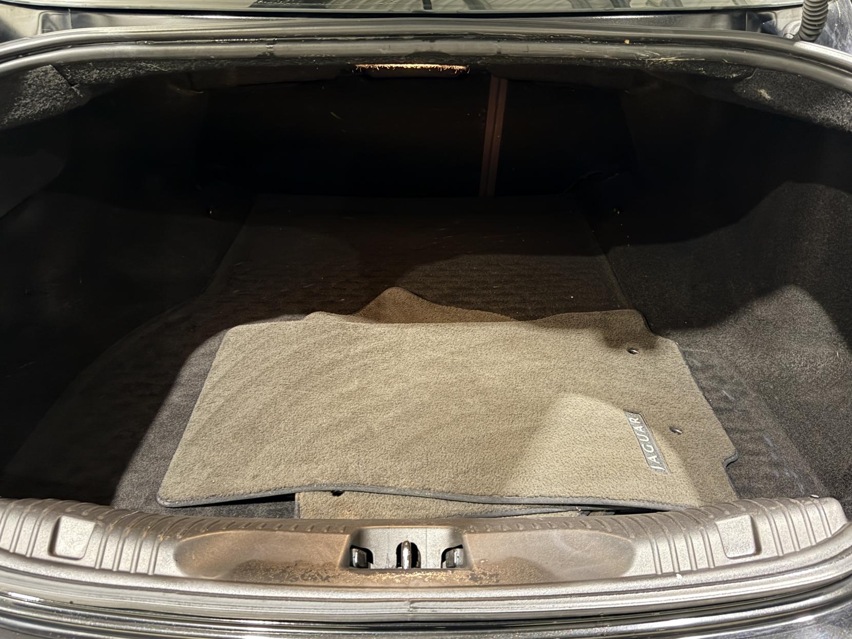 Jaguar XF 3.0d V6 Premium Luxury Saloon 4dr Diesel Auto Euro 5 (s/s) (240 ps)