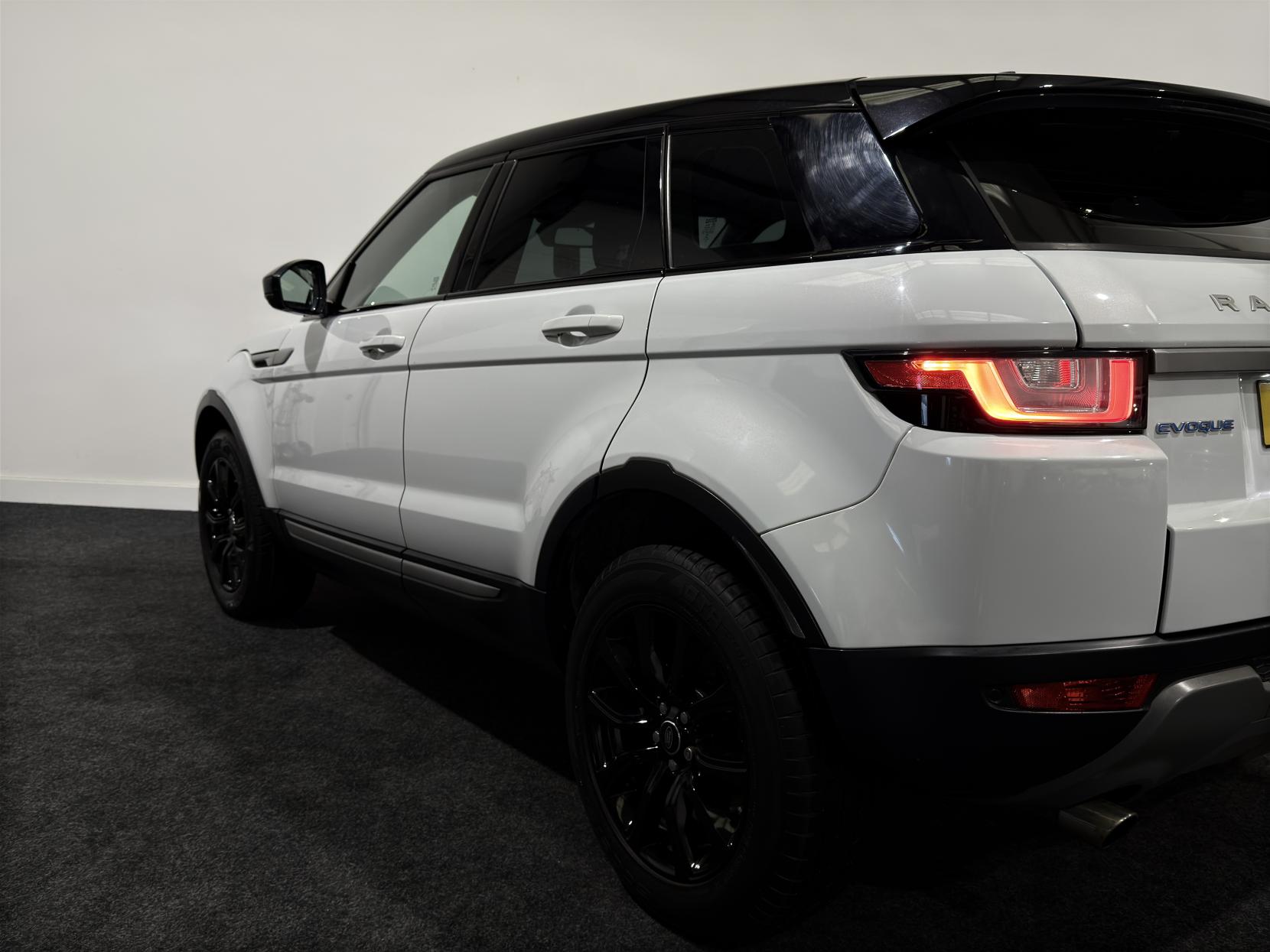 Land Rover Range Rover Evoque 2.0 eD4 SE SUV 5dr Diesel Manual FWD Euro 6 (s/s) (150 ps)