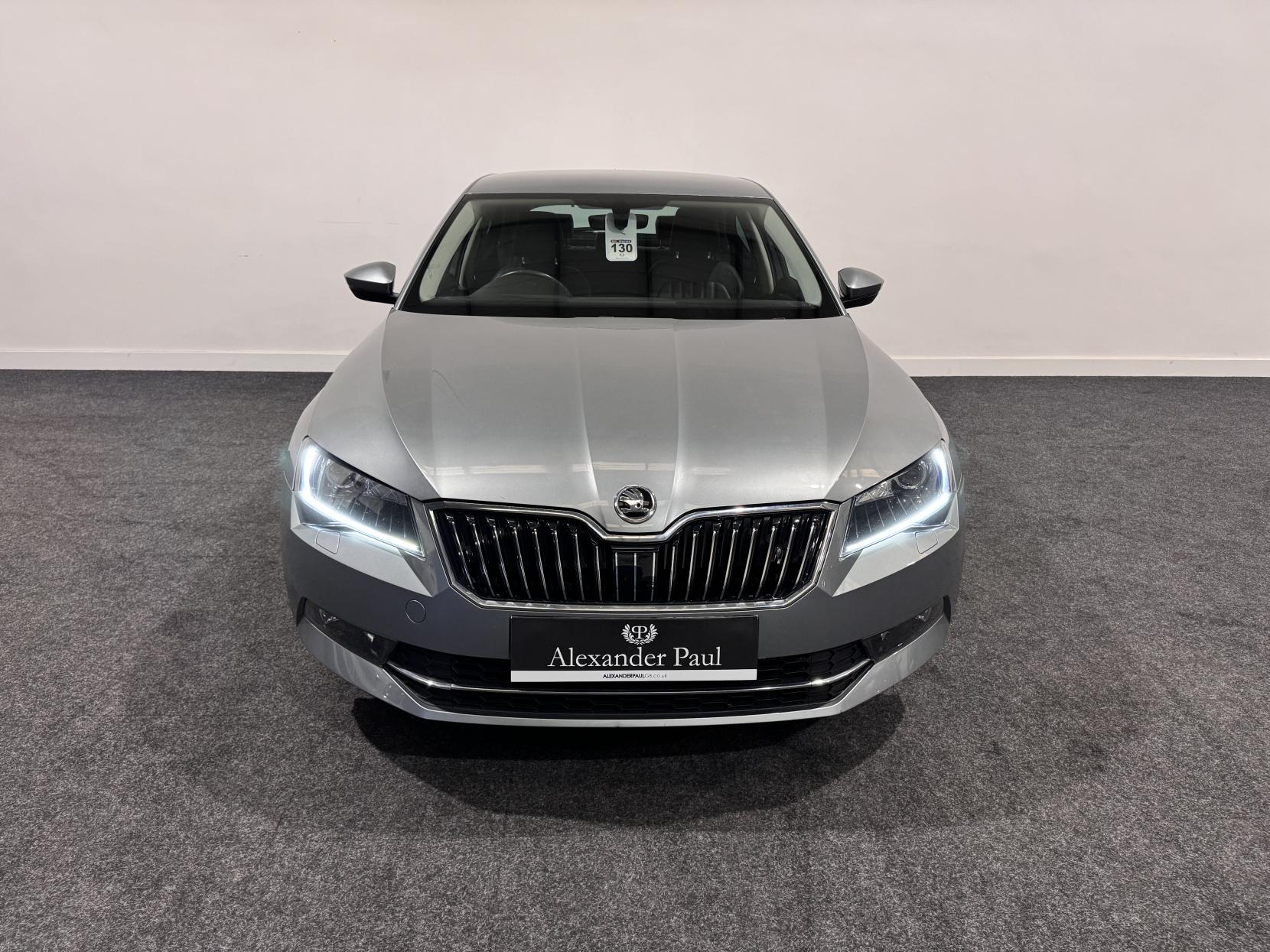 Skoda Superb 2.0 TDI SE L Executive Hatchback 5dr Diesel Manual Euro 6 (s/s) (150 ps)