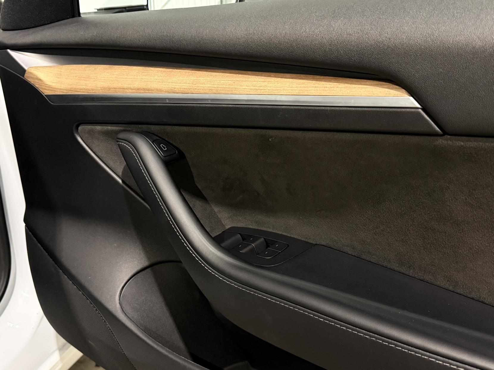 Tesla Model 3 (Dual Motor) Long Range Saloon 4dr Electric Auto 4WDE (346 ps)