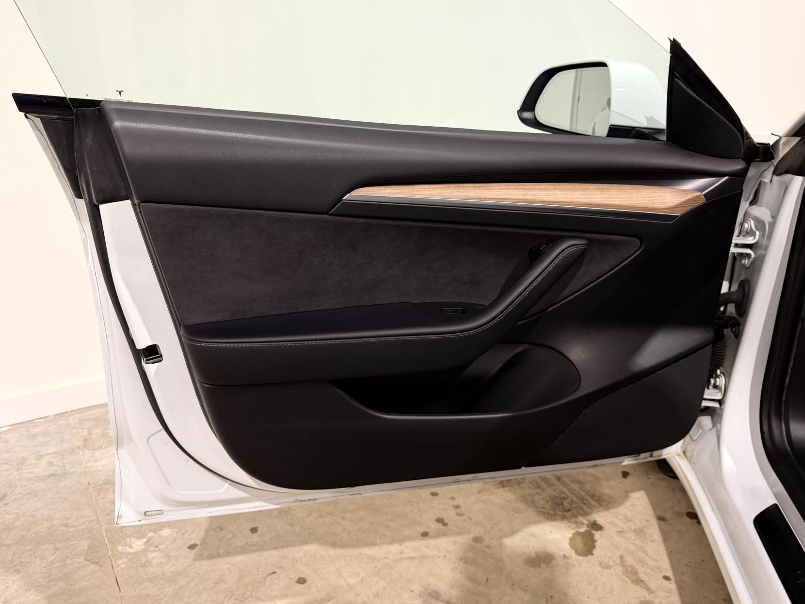 Tesla Model 3 (Dual Motor) Long Range Saloon 4dr Electric Auto 4WDE (346 ps)