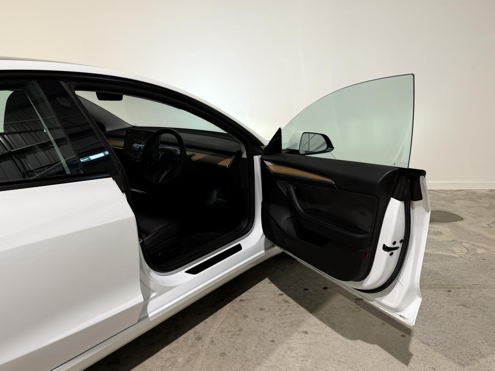 Tesla Model 3 (Dual Motor) Long Range Saloon 4dr Electric Auto 4WDE (346 ps)