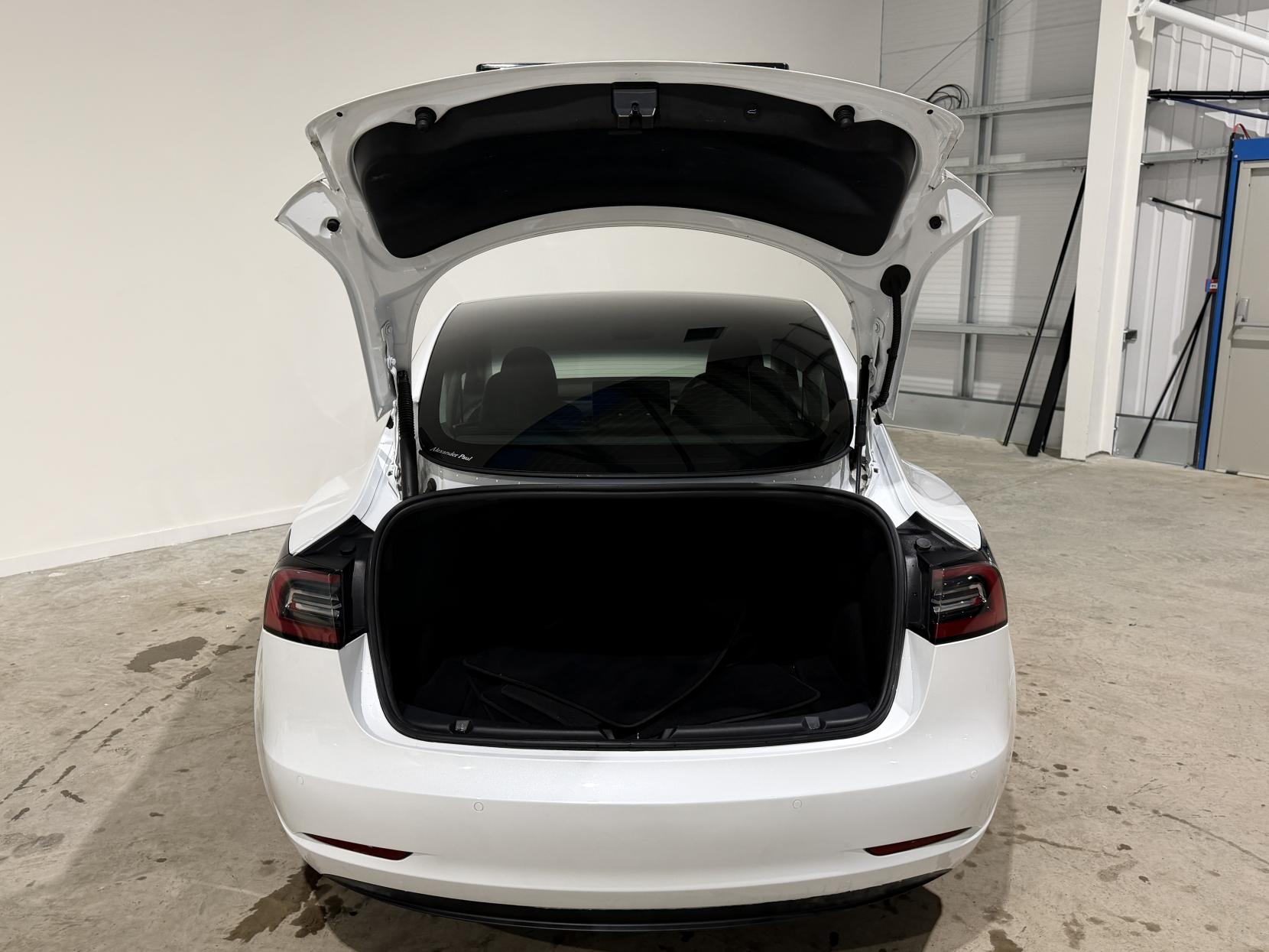 Tesla Model 3 (Dual Motor) Long Range Saloon 4dr Electric Auto 4WDE (346 ps)