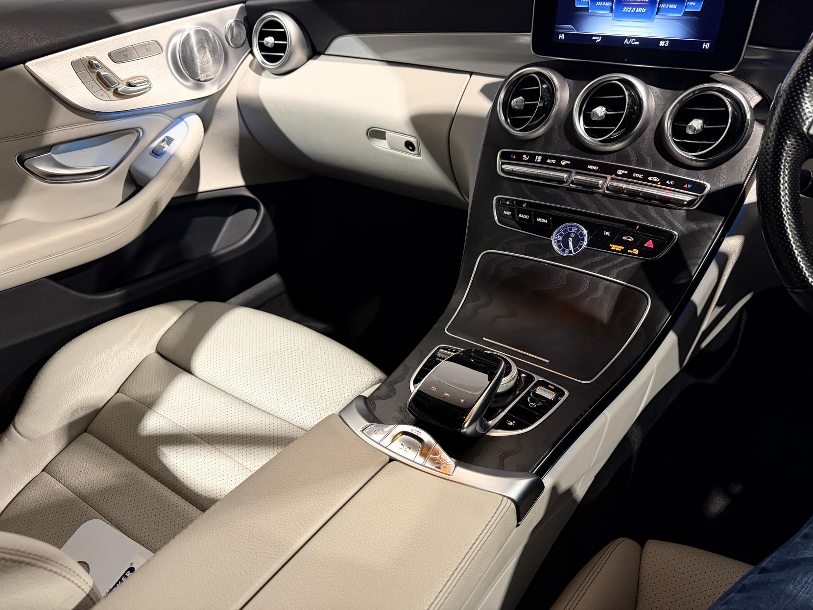 Mercedes-Benz C Class 2.0 C300 AMG Line (Premium Plus) Cabriolet 2dr Petrol G-Tronic+ Euro 6 (s/s) (245 ps)