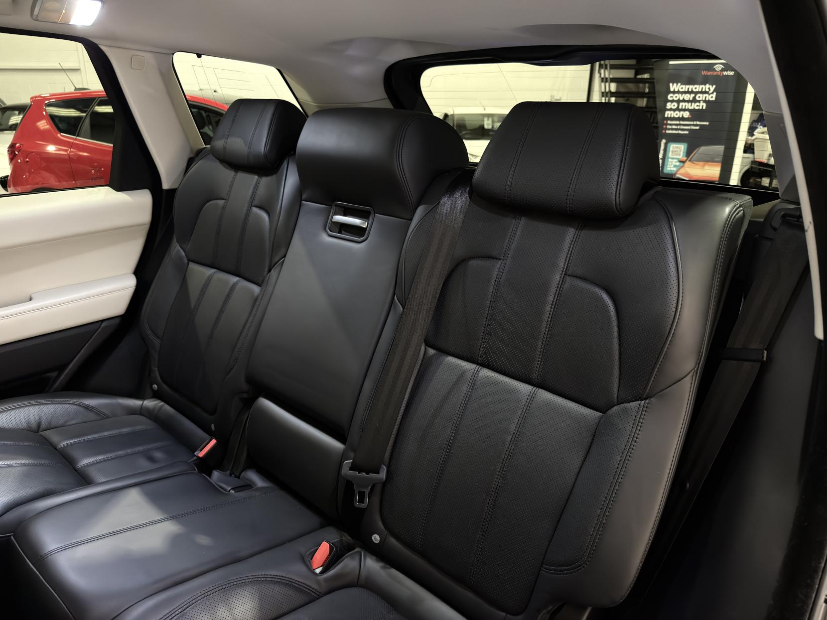 Land Rover Range Rover Sport 3.0 SD V6 HSE Dynamic SUV 5dr Diesel Auto 4WD Euro 6 (s/s) (306 ps)