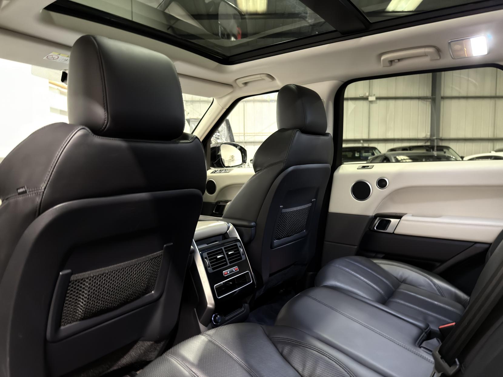 Land Rover Range Rover Sport 3.0 SD V6 HSE Dynamic SUV 5dr Diesel Auto 4WD Euro 6 (s/s) (306 ps)