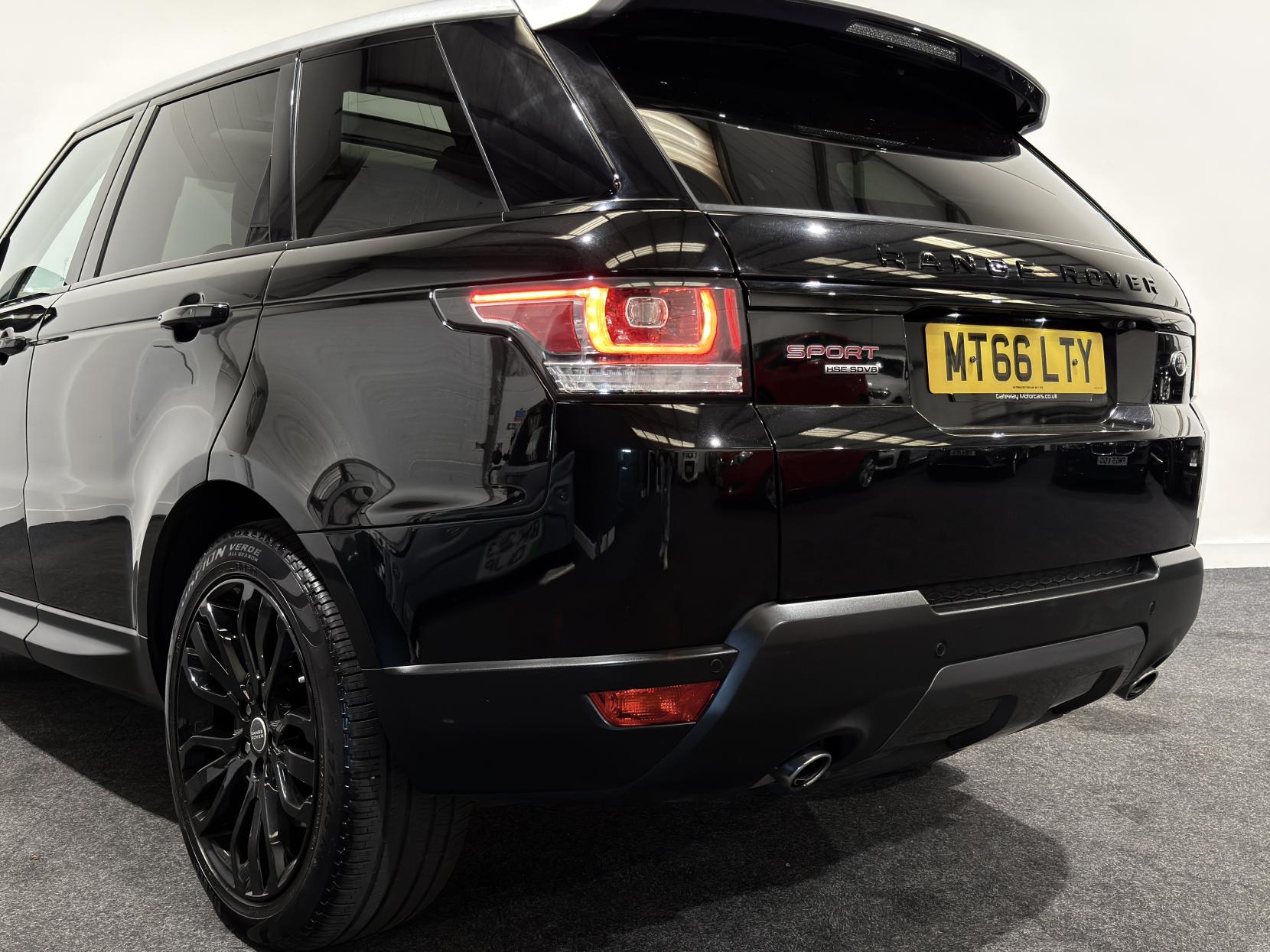 Land Rover Range Rover Sport 3.0 SD V6 HSE Dynamic SUV 5dr Diesel Auto 4WD Euro 6 (s/s) (306 ps)