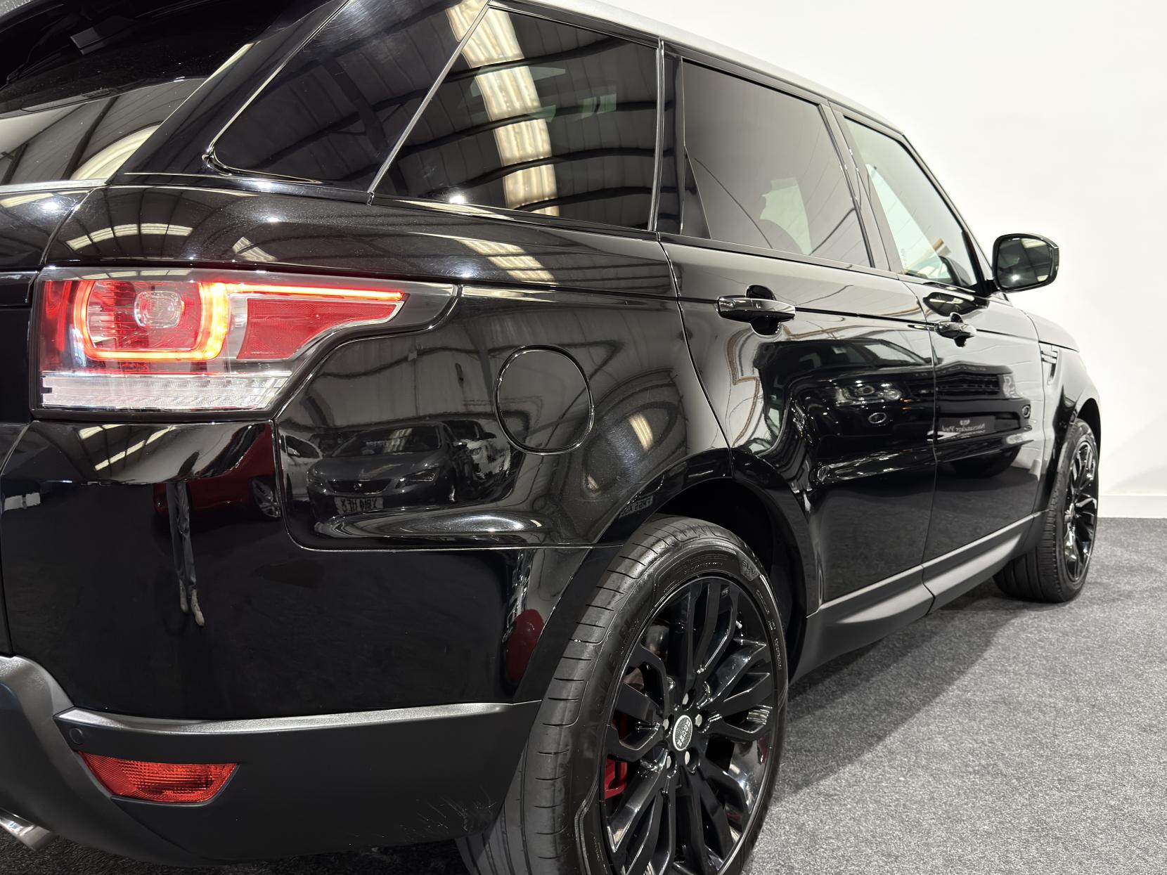 Land Rover Range Rover Sport 3.0 SD V6 HSE Dynamic SUV 5dr Diesel Auto 4WD Euro 6 (s/s) (306 ps)