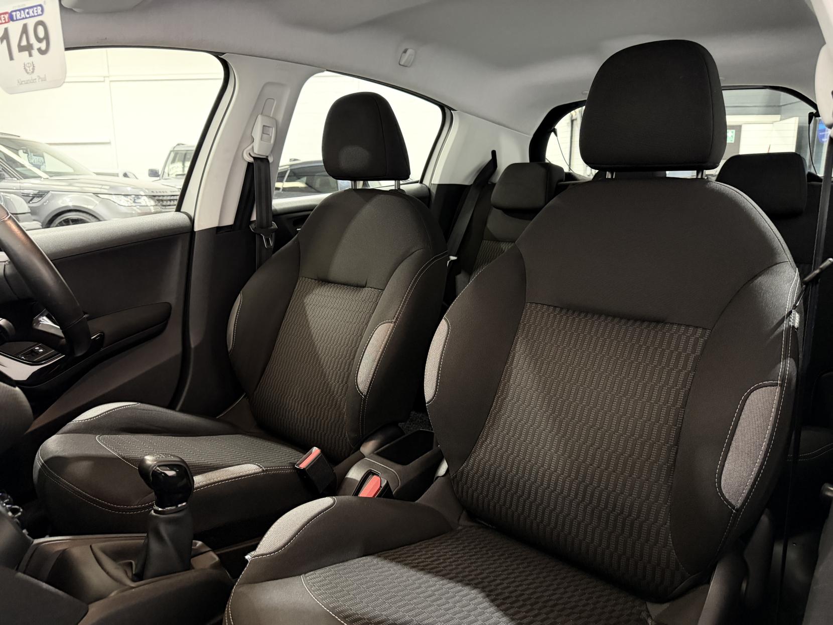 Peugeot 208 1.2 PureTech Active Hatchback 5dr Petrol Manual Euro 6 (82 ps)
