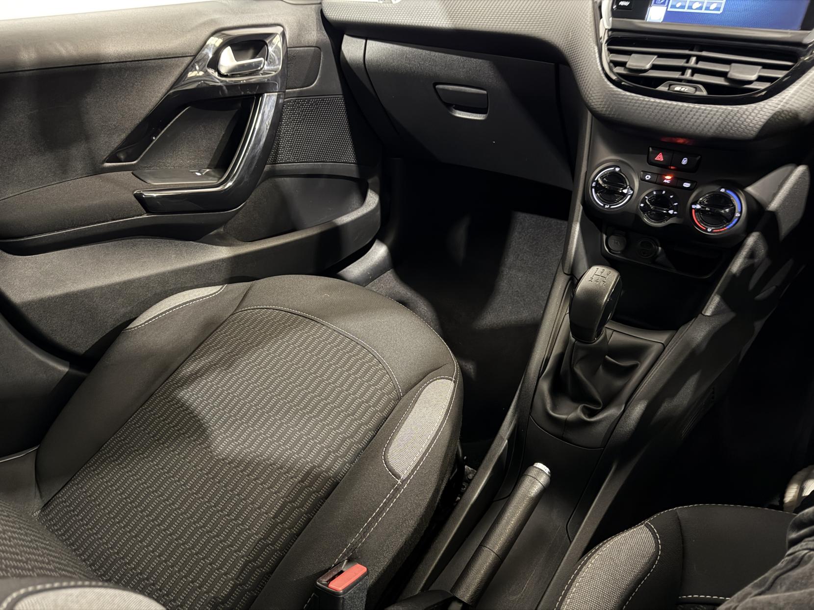 Peugeot 208 1.2 PureTech Active Hatchback 5dr Petrol Manual Euro 6 (82 ps)