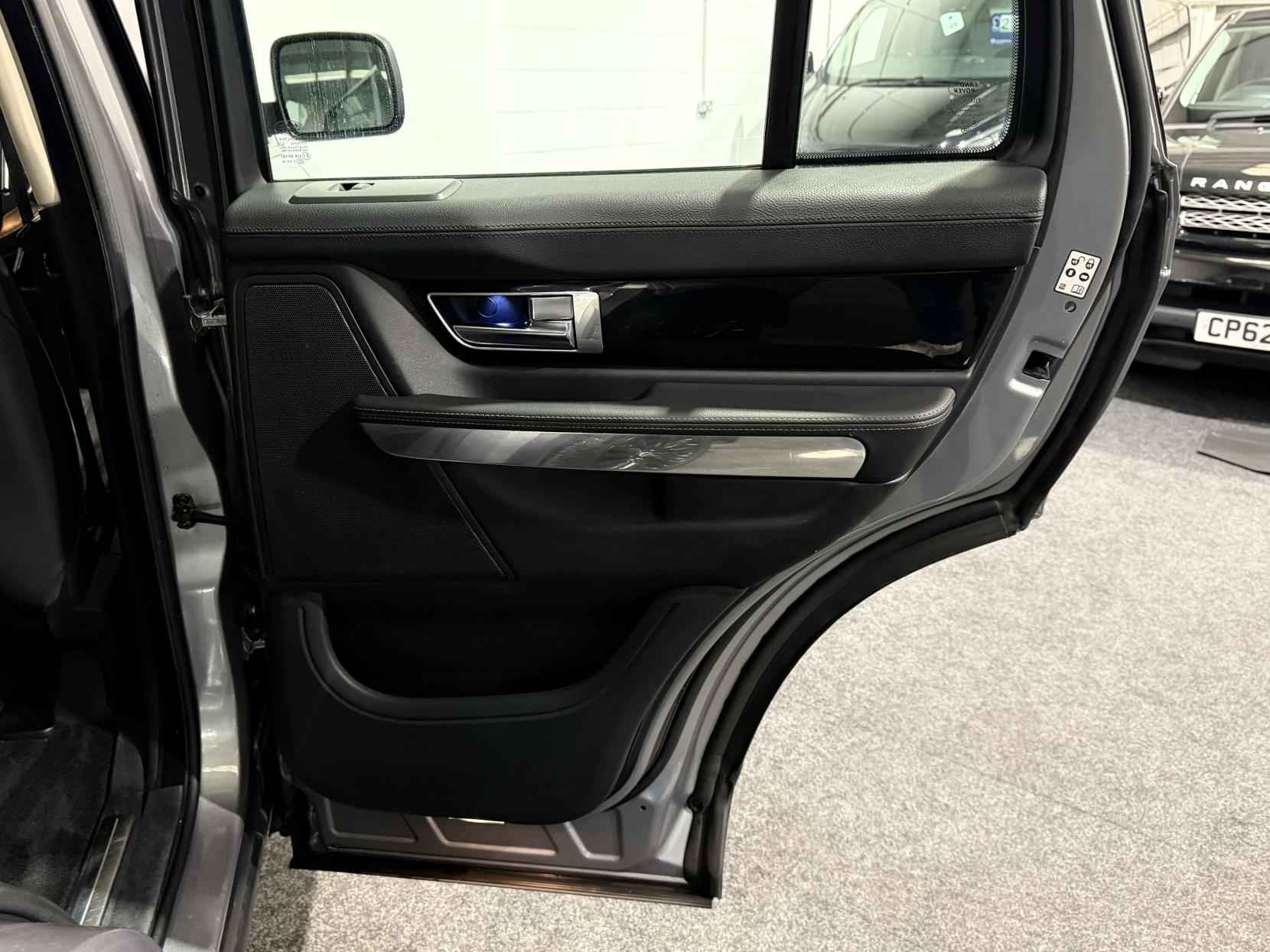 Land Rover Range Rover Sport 3.0 SD V6 HSE SUV 5dr Diesel Auto 4WD Euro 5 (255 bhp)