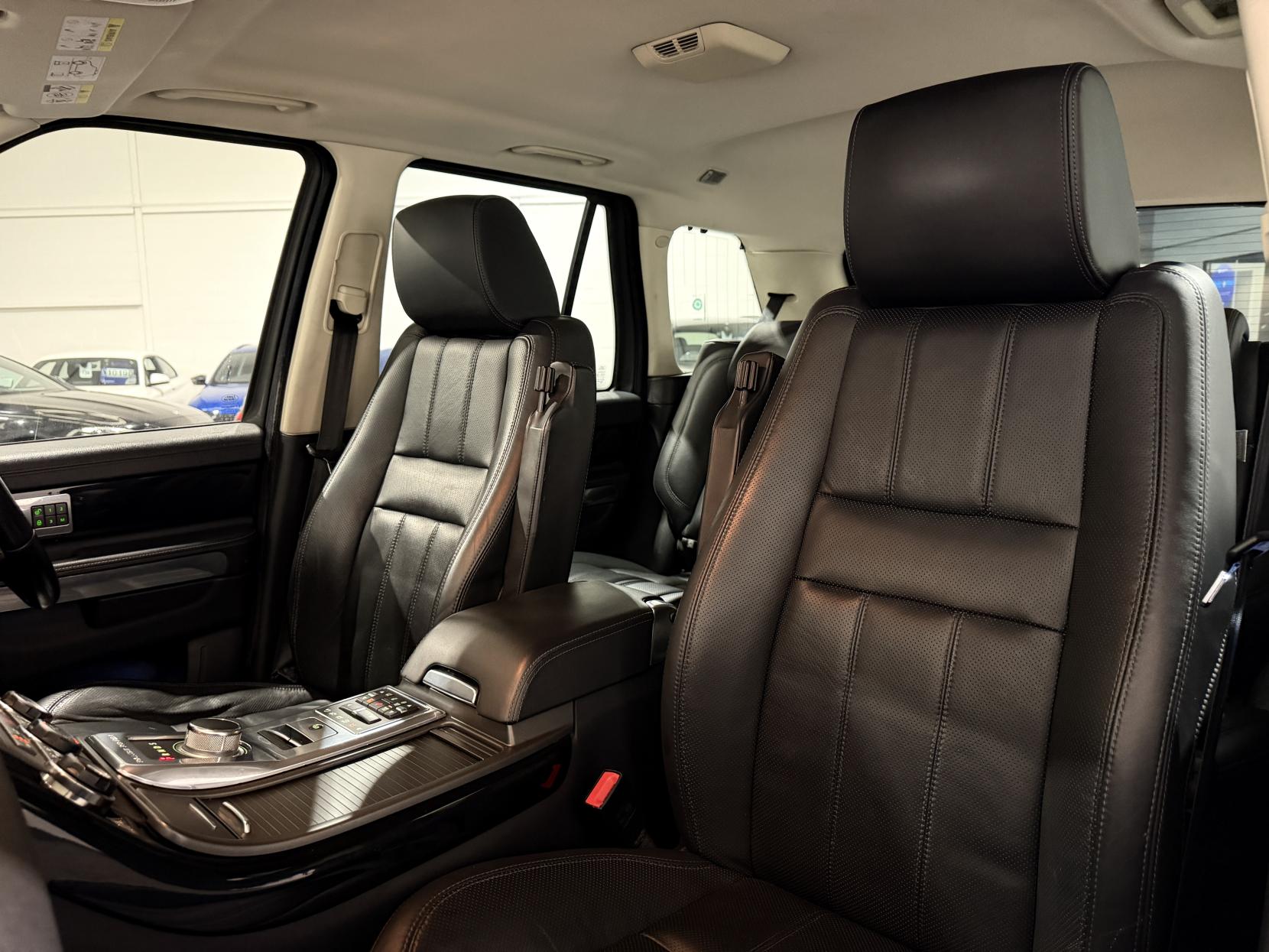 Land Rover Range Rover Sport 3.0 SD V6 HSE SUV 5dr Diesel Auto 4WD Euro 5 (255 bhp)