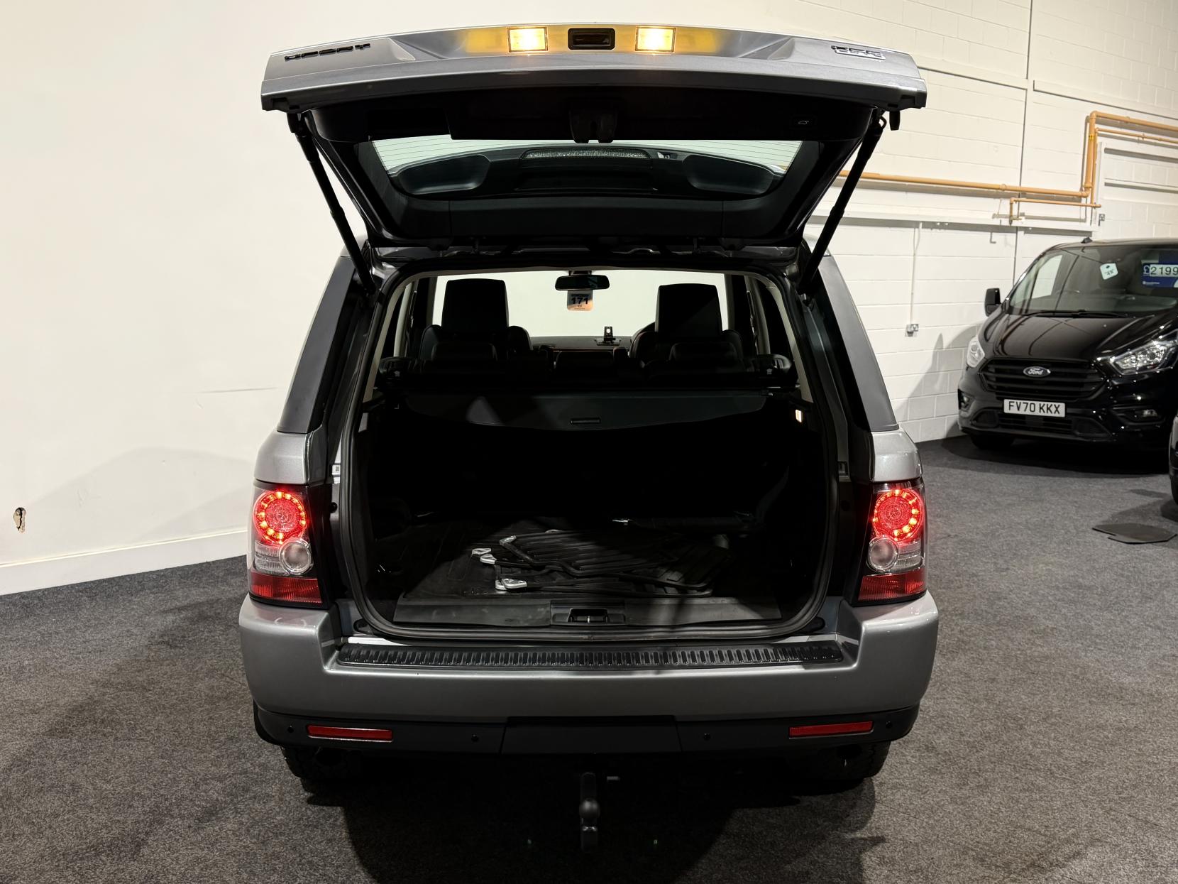 Land Rover Range Rover Sport 3.0 SD V6 HSE SUV 5dr Diesel Auto 4WD Euro 5 (255 bhp)