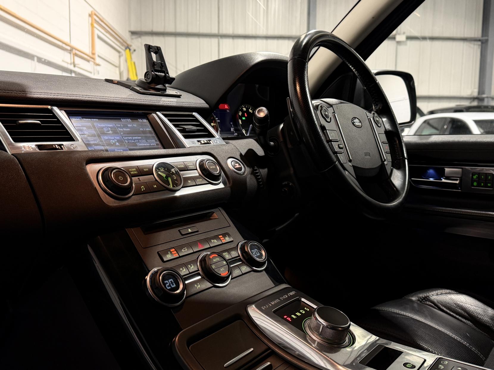 Land Rover Range Rover Sport 3.0 SD V6 HSE SUV 5dr Diesel Auto 4WD Euro 5 (255 bhp)