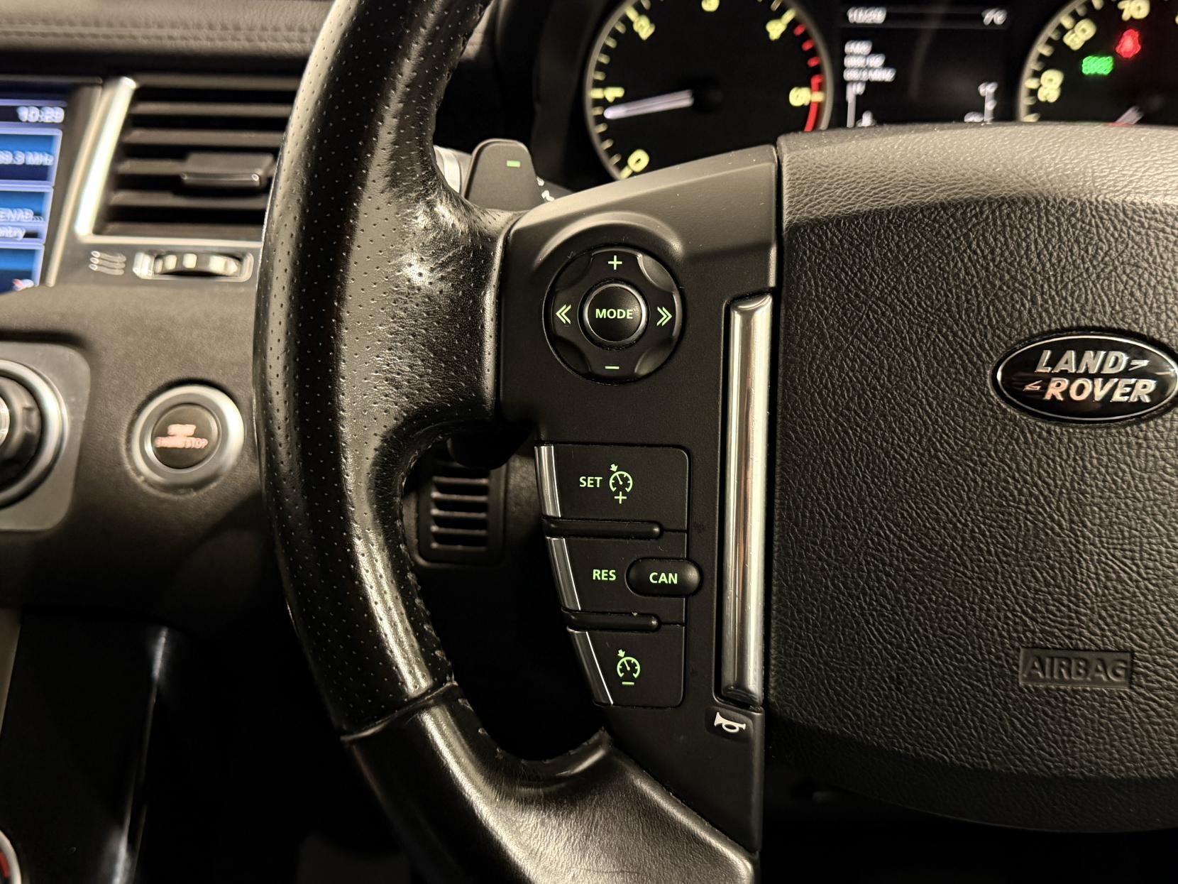 Land Rover Range Rover Sport 3.0 SD V6 HSE SUV 5dr Diesel Auto 4WD Euro 5 (255 bhp)