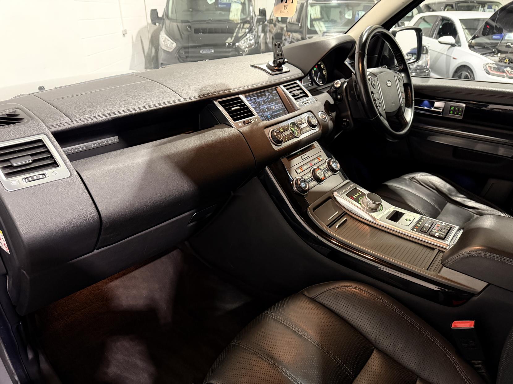 Land Rover Range Rover Sport 3.0 SD V6 HSE SUV 5dr Diesel Auto 4WD Euro 5 (255 bhp)