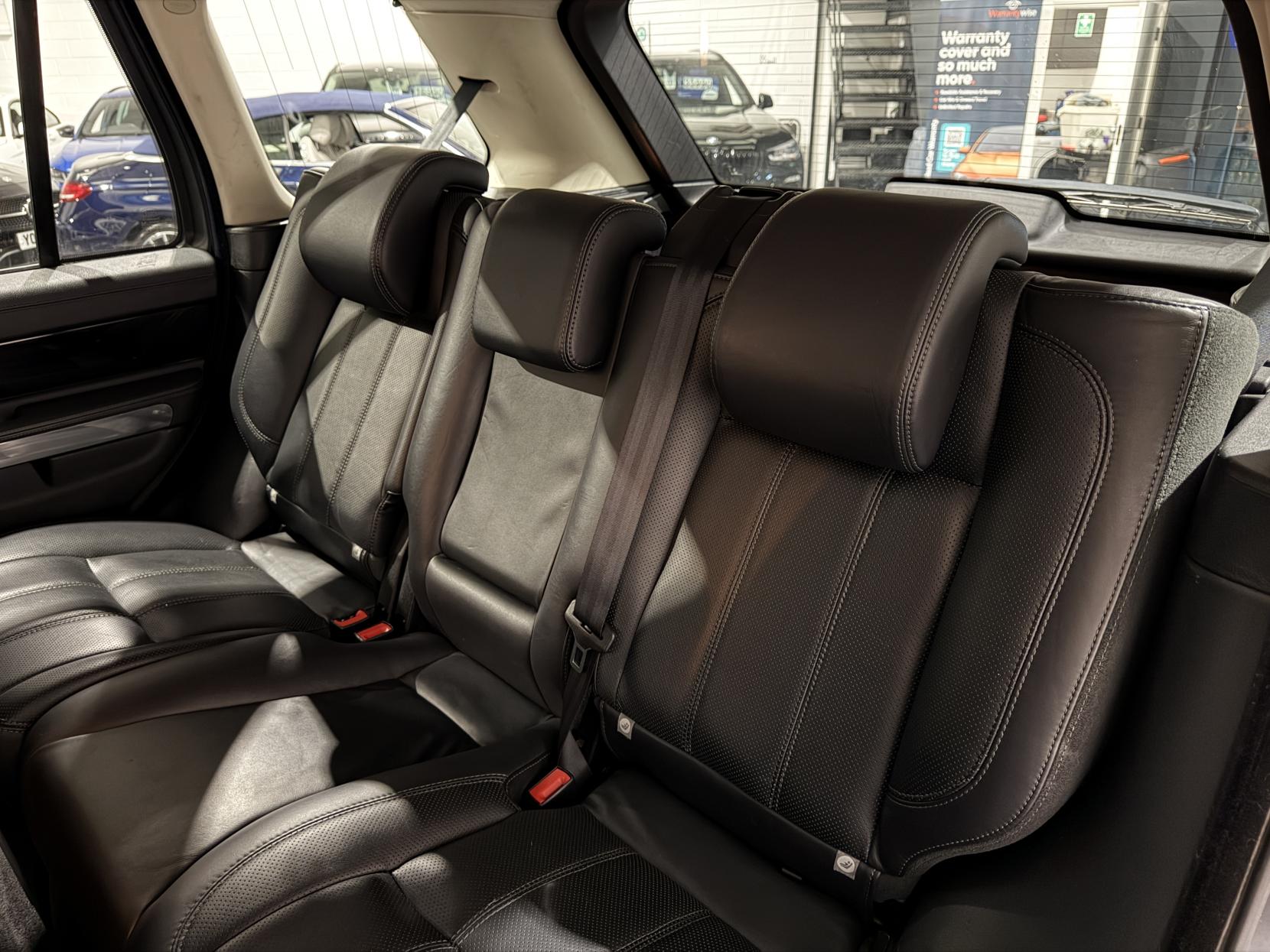 Land Rover Range Rover Sport 3.0 SD V6 HSE SUV 5dr Diesel Auto 4WD Euro 5 (255 bhp)