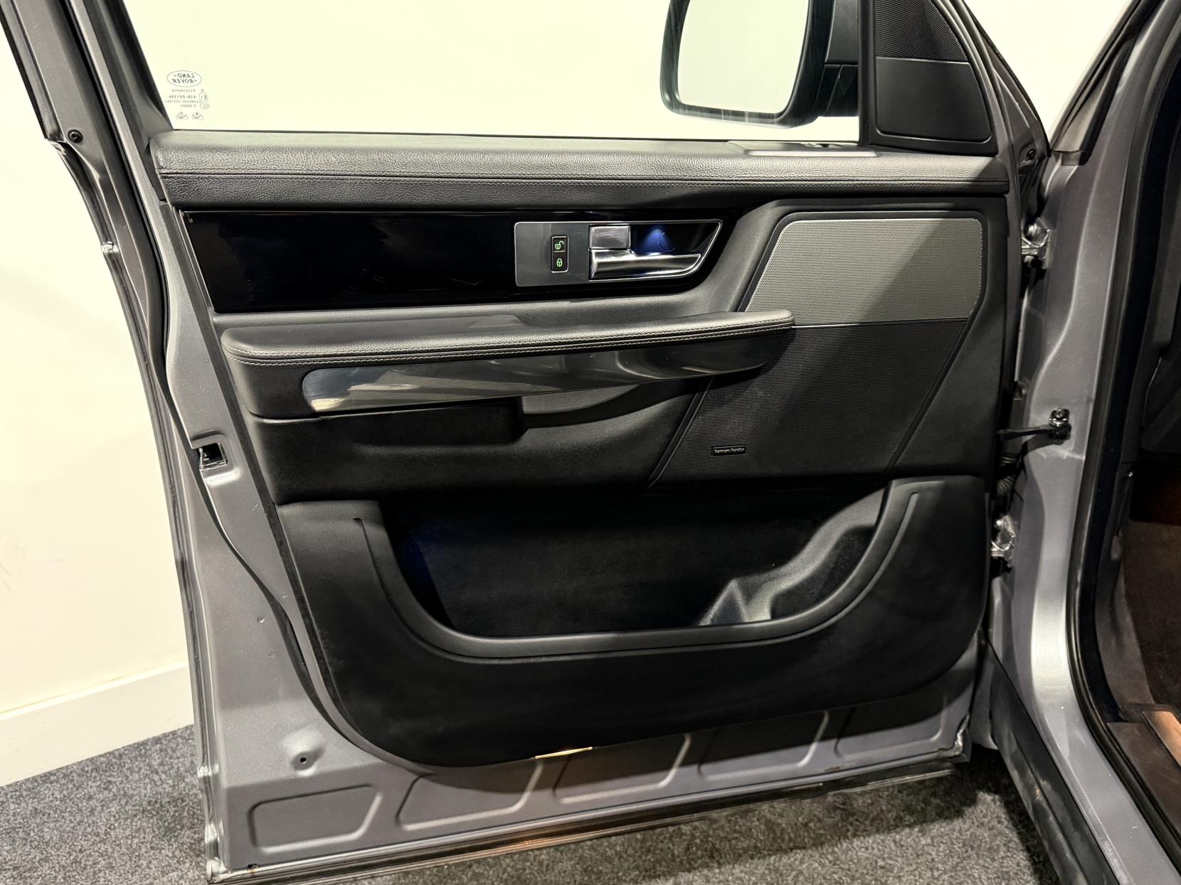 Land Rover Range Rover Sport 3.0 SD V6 HSE SUV 5dr Diesel Auto 4WD Euro 5 (255 bhp)