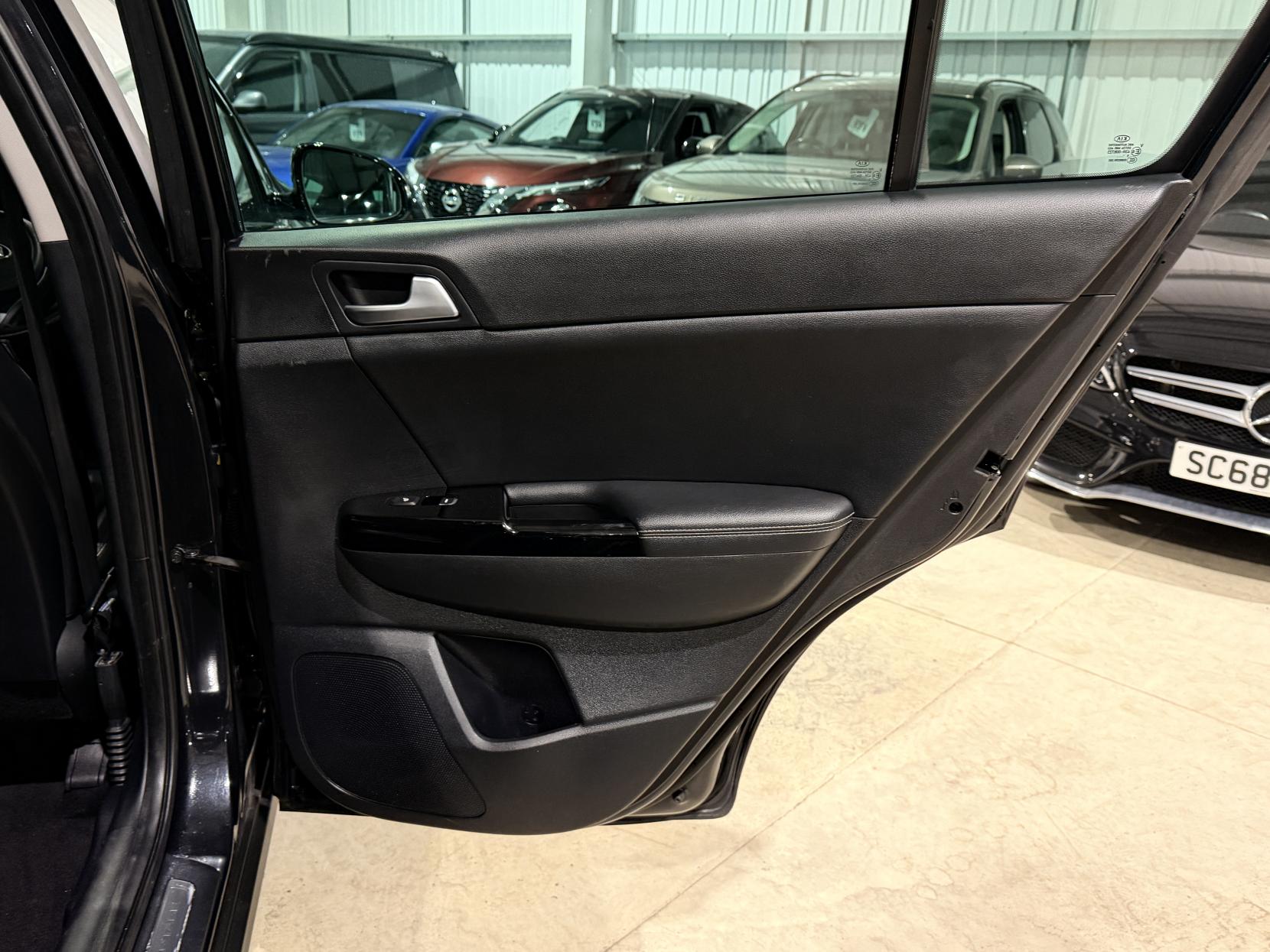 Kia Sportage 2.0 CRDi KX-4 SUV 5dr Diesel Auto AWD Euro 6 (182 bhp)