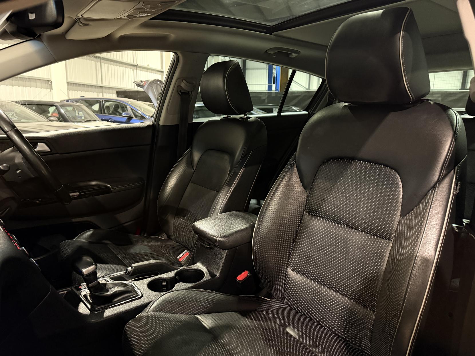 Kia Sportage 2.0 CRDi KX-4 SUV 5dr Diesel Auto AWD Euro 6 (182 bhp)