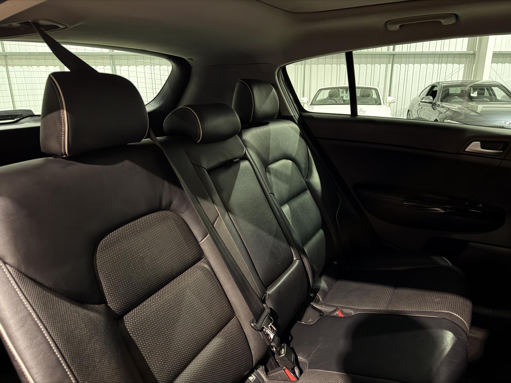 Kia Sportage 2.0 CRDi KX-4 SUV 5dr Diesel Auto AWD Euro 6 (182 bhp)