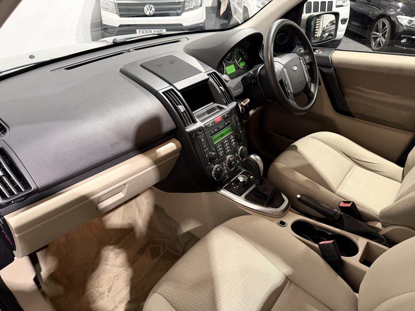 Land Rover Freelander 2 2.2 SD4 GS SUV 5dr Diesel CommandShift 4WD Euro 5 (190 ps)